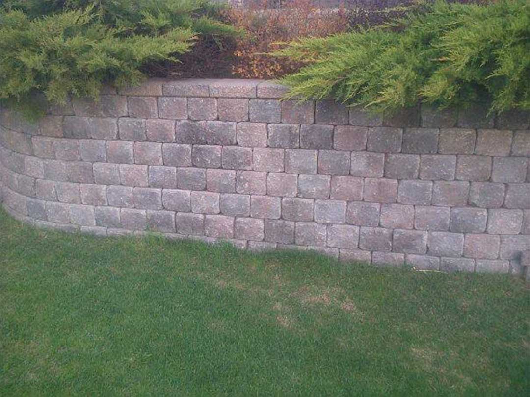 interlocking stone retaining wall